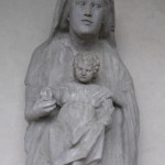 Nicola e Giovanni Pisano, Madonna con Bambino, scultura in pietra, 190x100x83